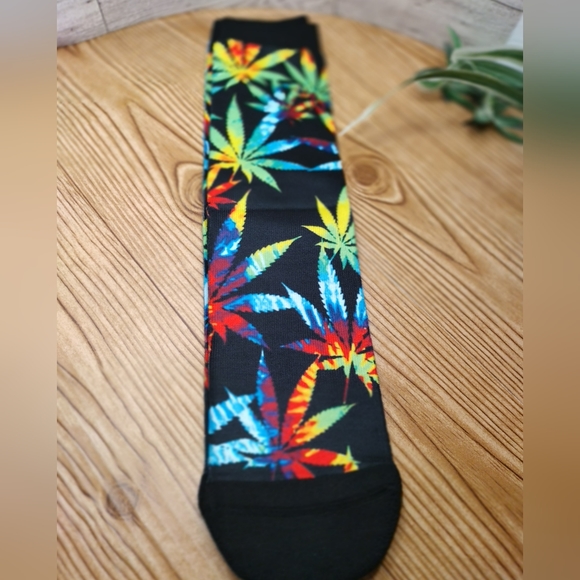 Tye Dye Pot Leaf Men's /Women's Long Socks - Picture 3 of 6